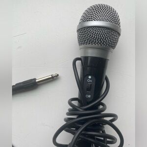 Microphone